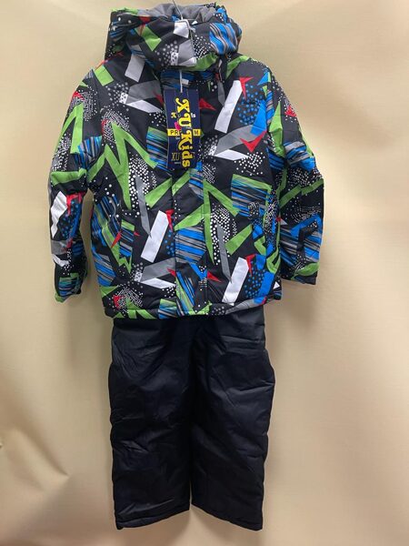 Komb.2 daļas/104 cm/ziema/boy/melnas bikses/melna jaka ar zaļiem,zilie,oranžiem ķekšiem