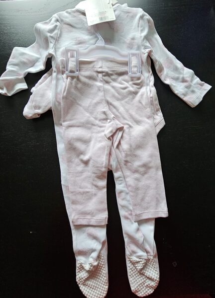 # kompl. 5 in 1 rozā-baltā krāsā ar apļiem/80cm/9-12mēn /priekšauts, body,slīpijs,bikses uncepurīte