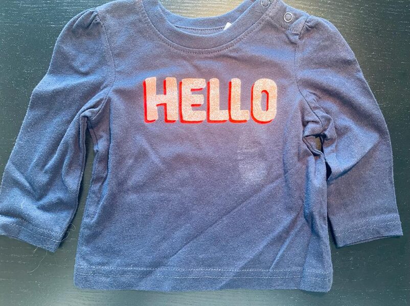 #krekls ar garām rokām/68cm/tumši zils ar uzrakstu Hello