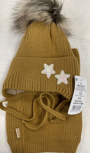 #Cepure+tuneļšalle adīta ar bumbuli/ gaiši brūna ar melnām zvaigznēm/50-52 cm