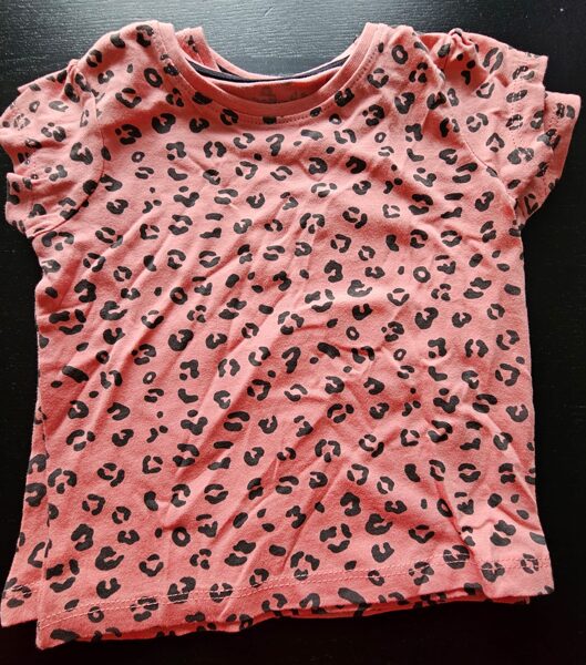 # īsroku krekls 80cm/9-12mēn/ tumši rozā krāsā ar melniem plankumiem