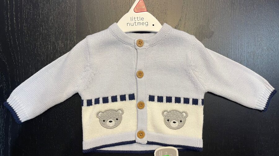 #gaiši zila adīta jaciņa ar pogām un lāčiem 50 cm