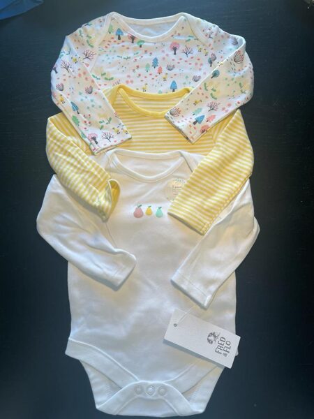 #kOMPLEKTS bODY 3GB/68CM/3-6M/balts+dzeltens ar str.+raibs