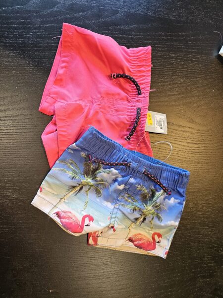 # šorti sasienami 2 gab./62 cm/0-3 mēn./ tumši rozā un zili ar flamingo un pludmali