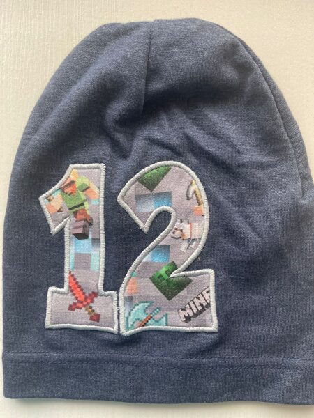 Puišu cepure/plāna/ TUMŠI pelēka/uz cepures 12/ platums 20 cm/dziļums 22 cm