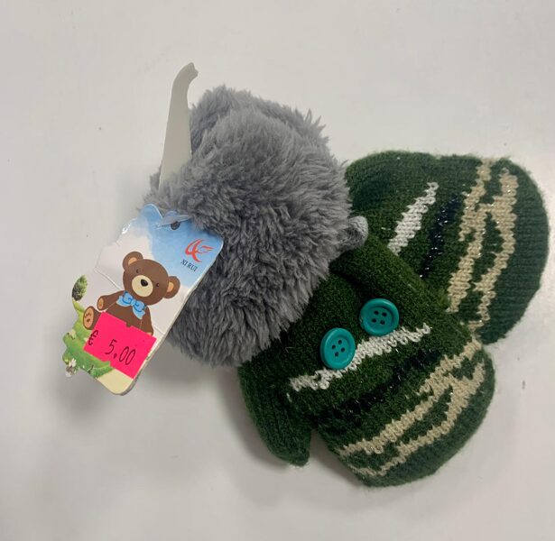 Siltie cimdi/2 gadi/Zaļgani ar pūkainu, pelēku augšu. Uz cimdiem divas zaļas podziņas.