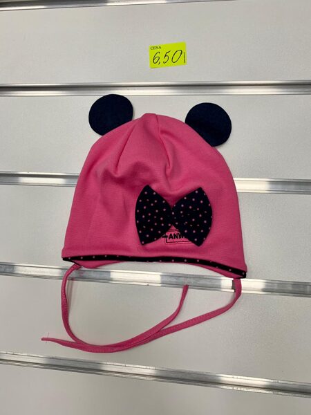 Pavasara cepure meitenēm/Tumši rozā ar melnām austiņām un punkatinu melnu lenti/Izmērs paredzēts 1-3 gadi/Jāmēra.