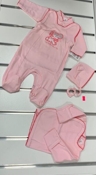 Komplekts jaundzimušajiem 56cm/komplektā 2gb rozā krekliņi+cepurīte+bezroku slipijs ar zilonīti.
