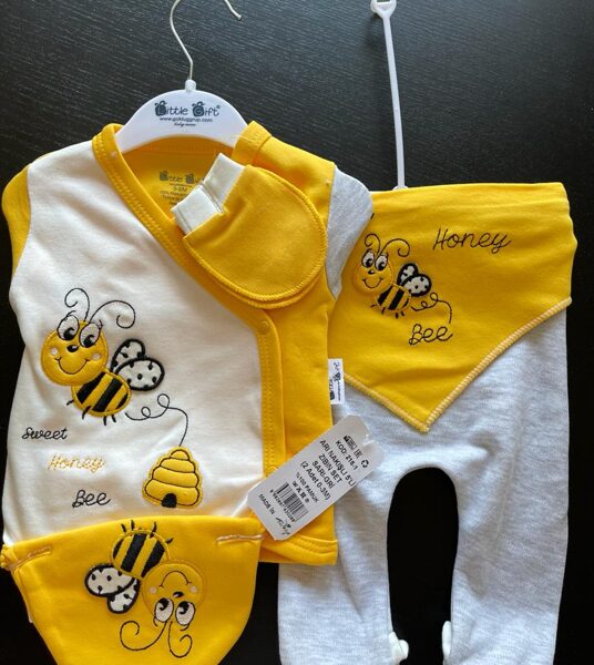 Komplekts jaundzimušajiem/0-3 mēn./garroku krekliņš dzeltens, balts un pelēkas rociņas+dzelteni cimdiņi+dzeltena cepurīte+pelēkas bikses ar pēdiņām ciet/ar bitēm/Turcija