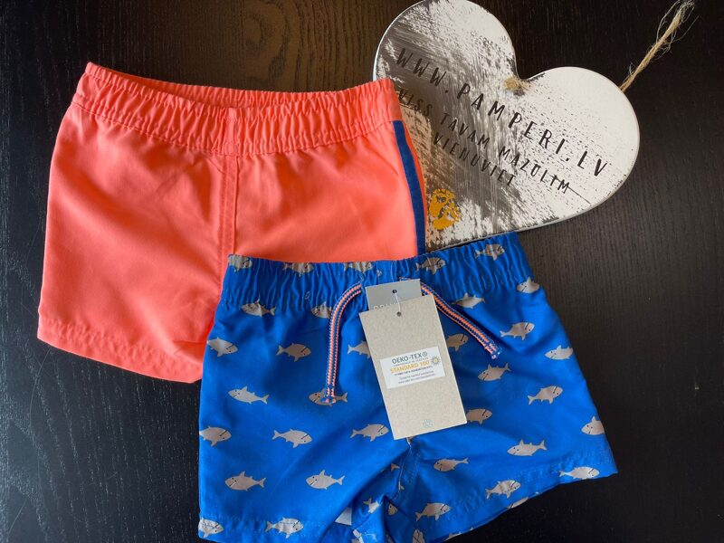 # Šorti kompl. 2 gab/3-6 mēn/68 cm, laša krāsā ar zilu strīpu un zilā krāsā ar haizivīm