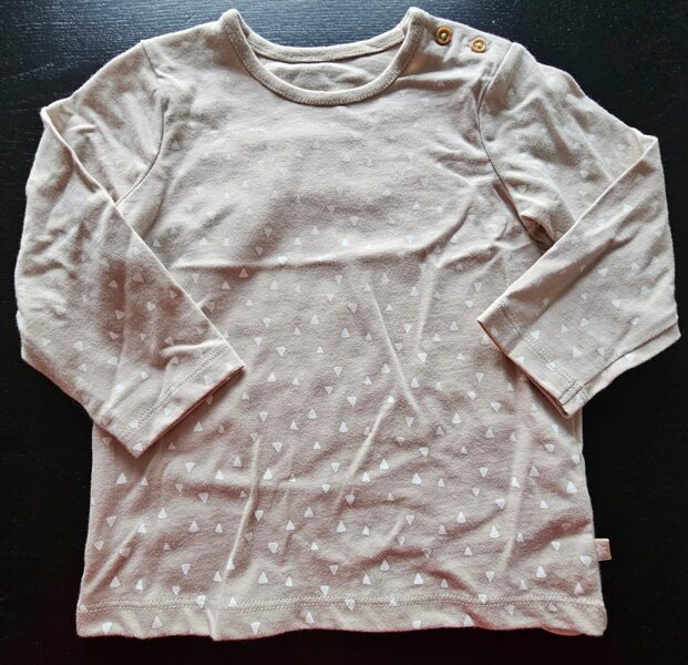 # garroku krekls 74-80cm gaiši mpelēks ar baltiem trīstūriem