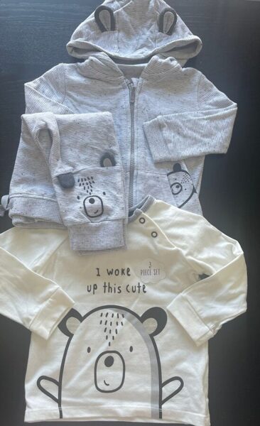 #KOSTIMS 3IN1/74CM/6-9M/PELĒKA JAKA,PELĒKAS BISKES, BALTS KREKLIŅS AR GARĀM ROKĀM/LĀČA PRINT