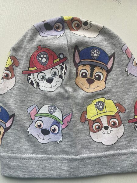 Puišu cepure/plāna/gaiši pelēka/SUŅU PATRUĻA/galvas/platums 20 cm/dziļums 21 cm