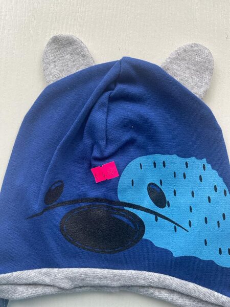 Puišu cepure/plāna/sasienama/tumši zila ar degunu un aci/AUSIS/platums 20 cm/dziļums 14 cm