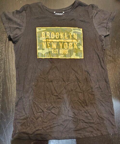 # melns T-krekls ar armijas zīmējumu un uzrakstu BROOKLYN/ NEW YOURK 164 CM