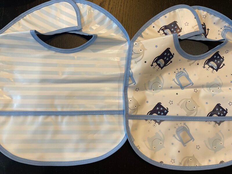 #priekšauts mitrumizturīgs/2gb/balts ar zilu/ar kabatiņu