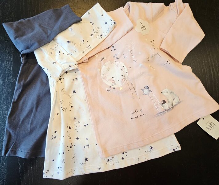 # kompl. garroku krekli 3 gab./68-74cm/6-9mēn/ zilgan-pelēcīgs/laša krāsā ar lāci,pingvīniem un mēnesi/balts ar zvaigznēm