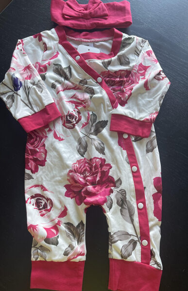 #Romperis 3-6m/68cm/balts ar sarkaniem ziediem+galvas lenta