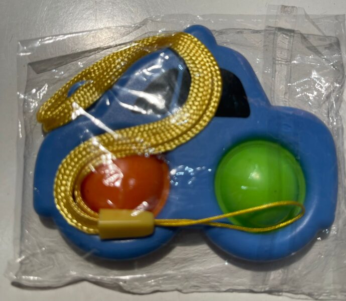 Pop ir piekariņš/zils auto/sarkans+zaļš/dzeltena aukla